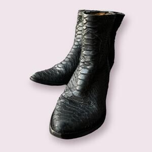 Zara Black Textured Ankle Boots